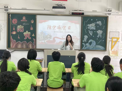 守护生命健康 弘扬博爱力量——张家港市第三职业高级中学开展“红十字博爱周”主题宣传活动