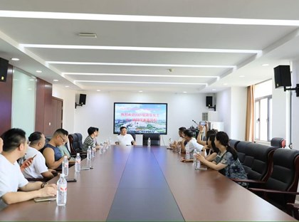 青春再聚首！2005级南京化工（2）班校友重返母校