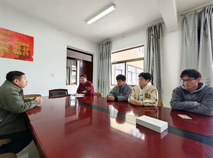 市教育局领导看望我校实习学生 调研校企合作工作