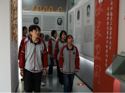 学校开展“行走思政”祭奠革命烈士活动 ——缅怀革命先烈，传承红色基因